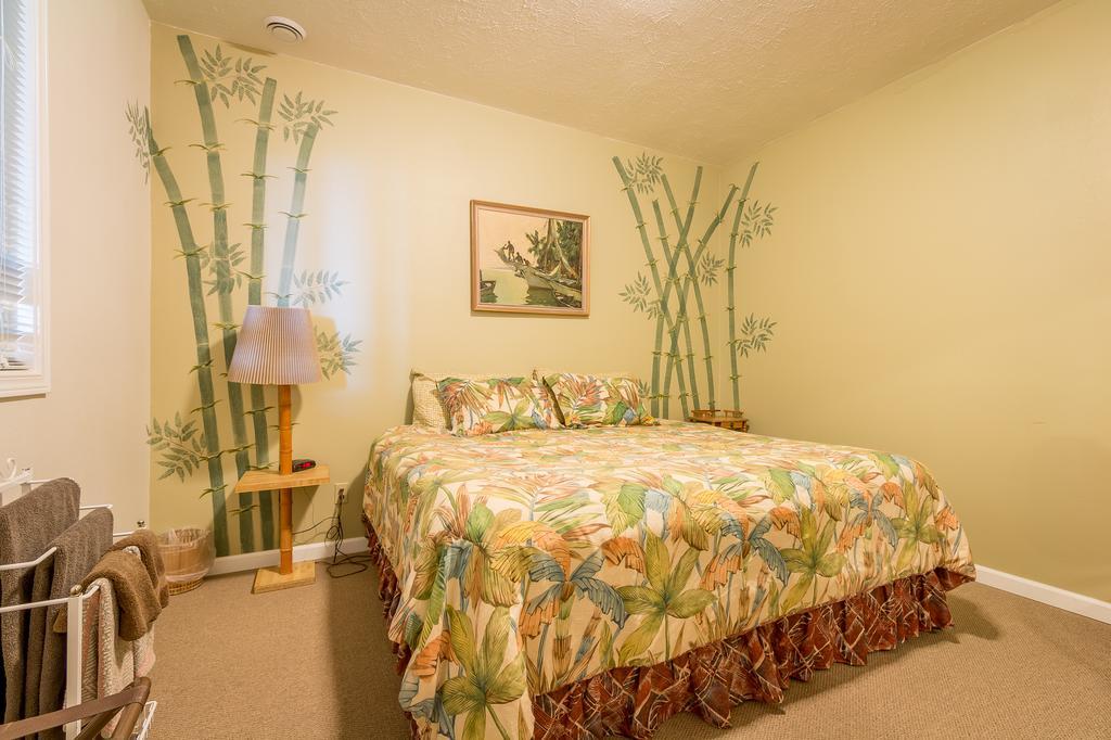 Aloha Alaska Vacation Rentals Homer Room photo